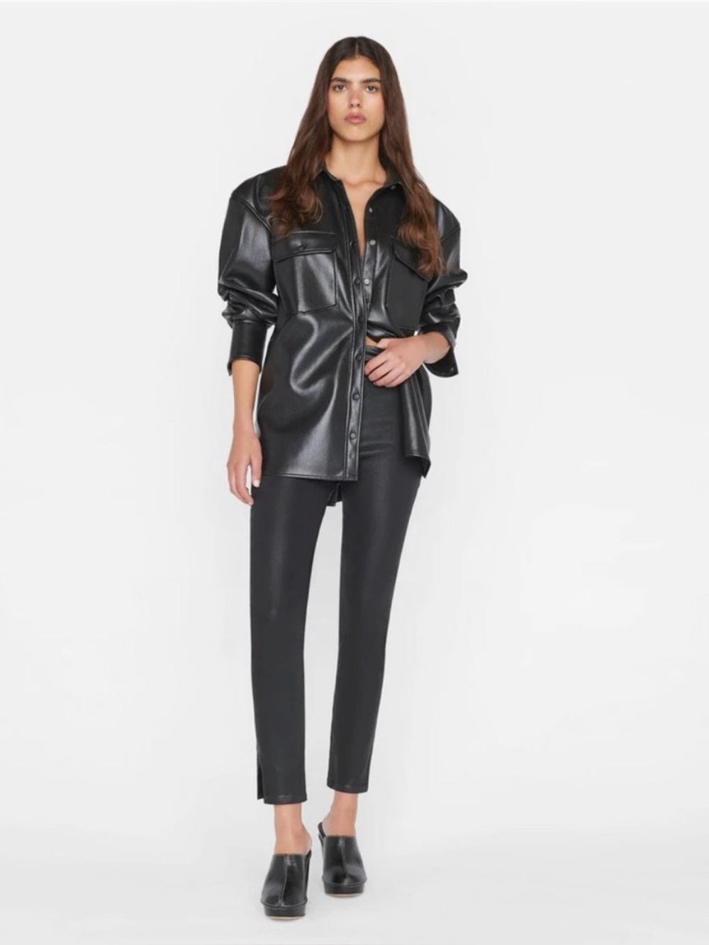 Frame The Jet Set Skinny Crop in Coated Noir Black.